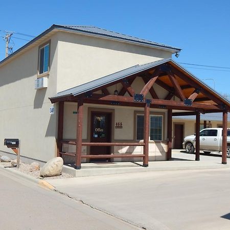 Winterton Suites Williston Exterior photo